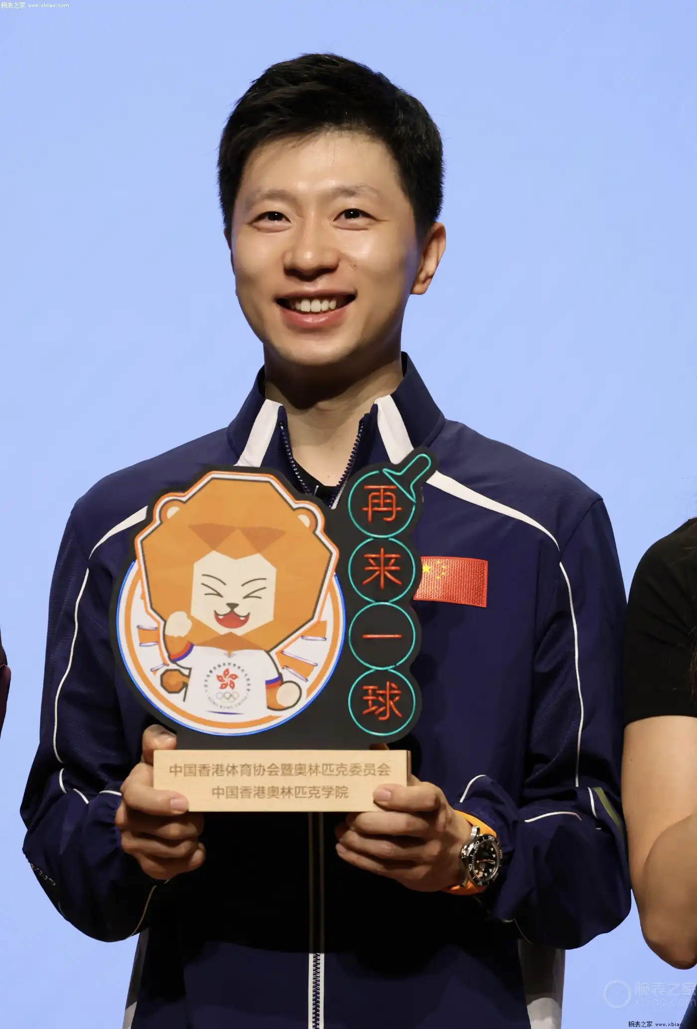 马龙同款欧米茄海马300米橙针腕表来了！春夏戴它出门，气质瞬间拉满 | 奈斯探表