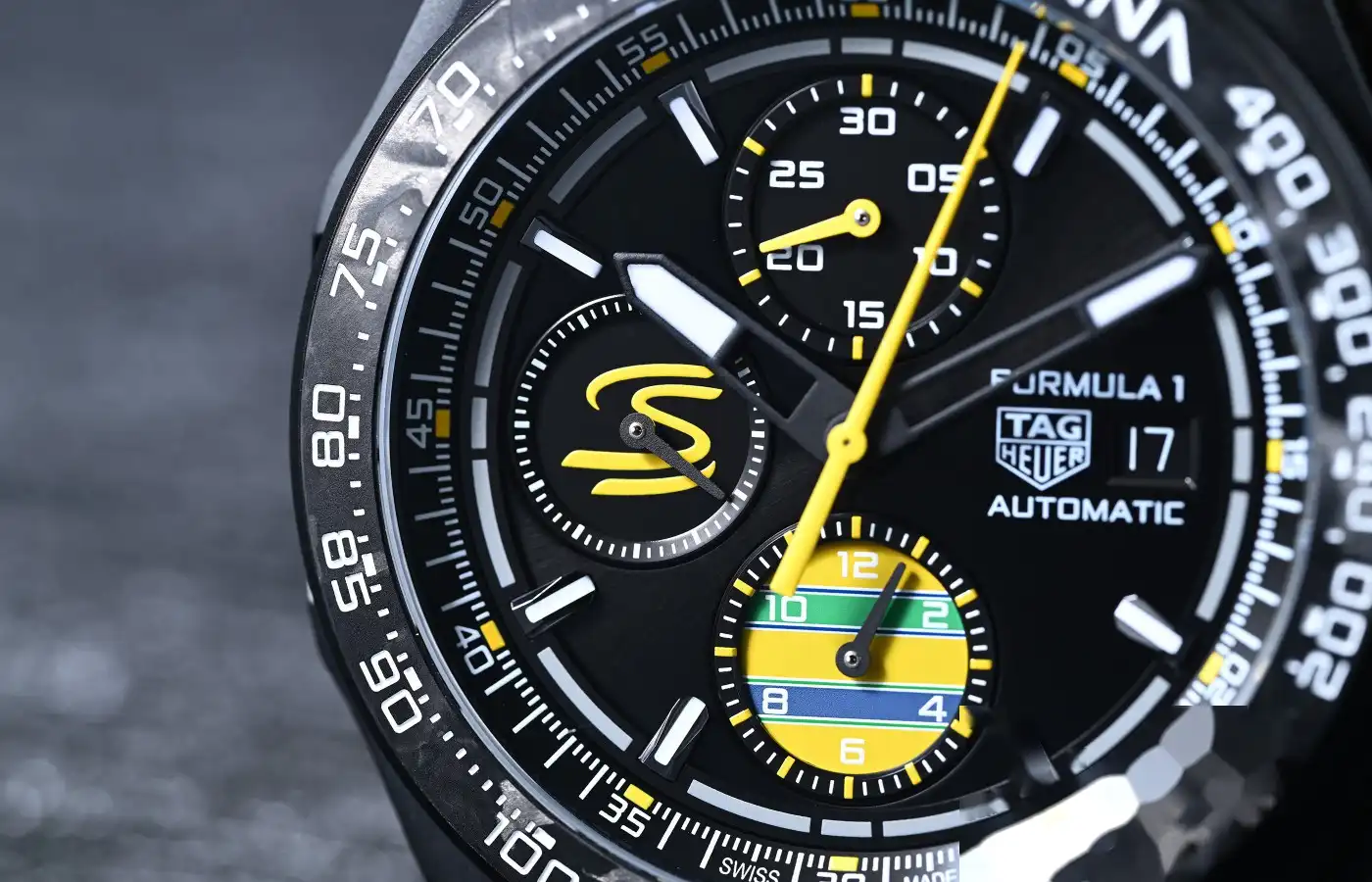 泰格豪雅F1塞纳限量版来了!公价2万起,车神同款腕表续写传奇 | 奈斯探表 泰格豪雅F1塞纳限量版来了!公价2万起,车神同款腕表续写传奇 | 奈斯探表