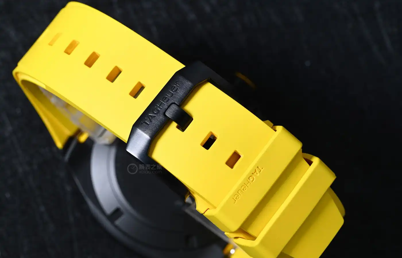 泰格豪雅F1塞纳限量版来了!公价2万起,车神同款腕表续写传奇 | 奈斯探表 泰格豪雅F1塞纳限量版来了!公价2万起,车神同款腕表续写传奇 | 奈斯探表