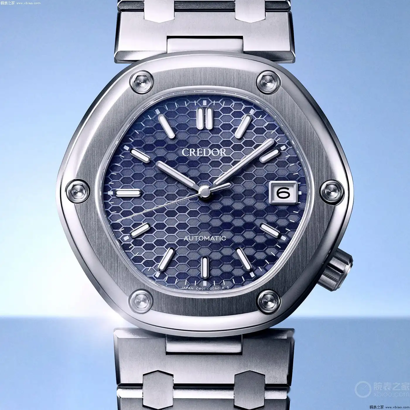 尊达大师遗风!贵朵Locomotive晨曦蓝腕表发布,钛金属蜂巢盘面太绝了 | 奈斯探表 尊达大师遗风!贵朵Locomotive晨曦蓝腕表发布,钛金属蜂巢盘面太绝了 | 奈斯探表